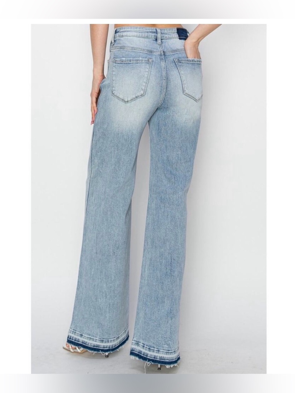 RISEN Wide Leg Shadow Released Hem Stretch Jeans Light Wash Size 5 / 27 EUC - Picture 2 of 8